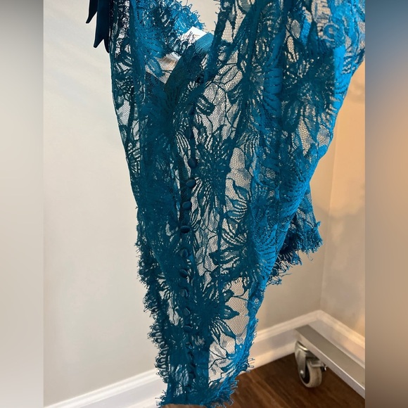 Vintage gold label Victoria's Secret lingerie - Picture 4 of 9